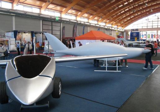 Shark and Aeromobil at AERO Friedrichshafen 2007