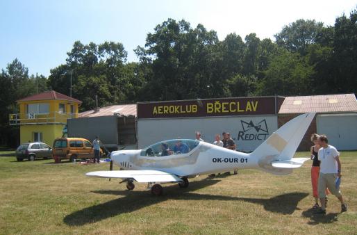 Shark at Břeclav Airport